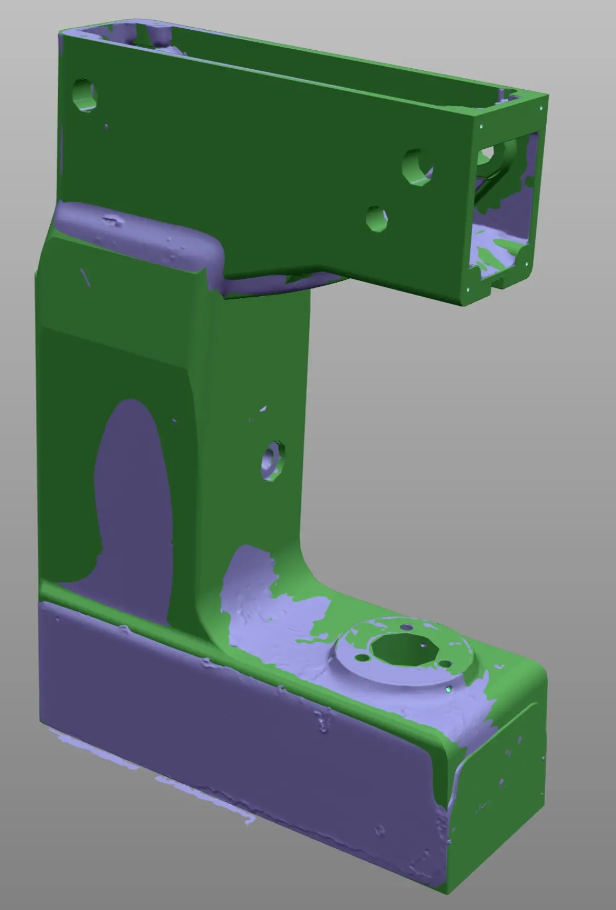Comparativa entre modelo CAD paramétrico y malla de escaneo 3D de pieza industrial