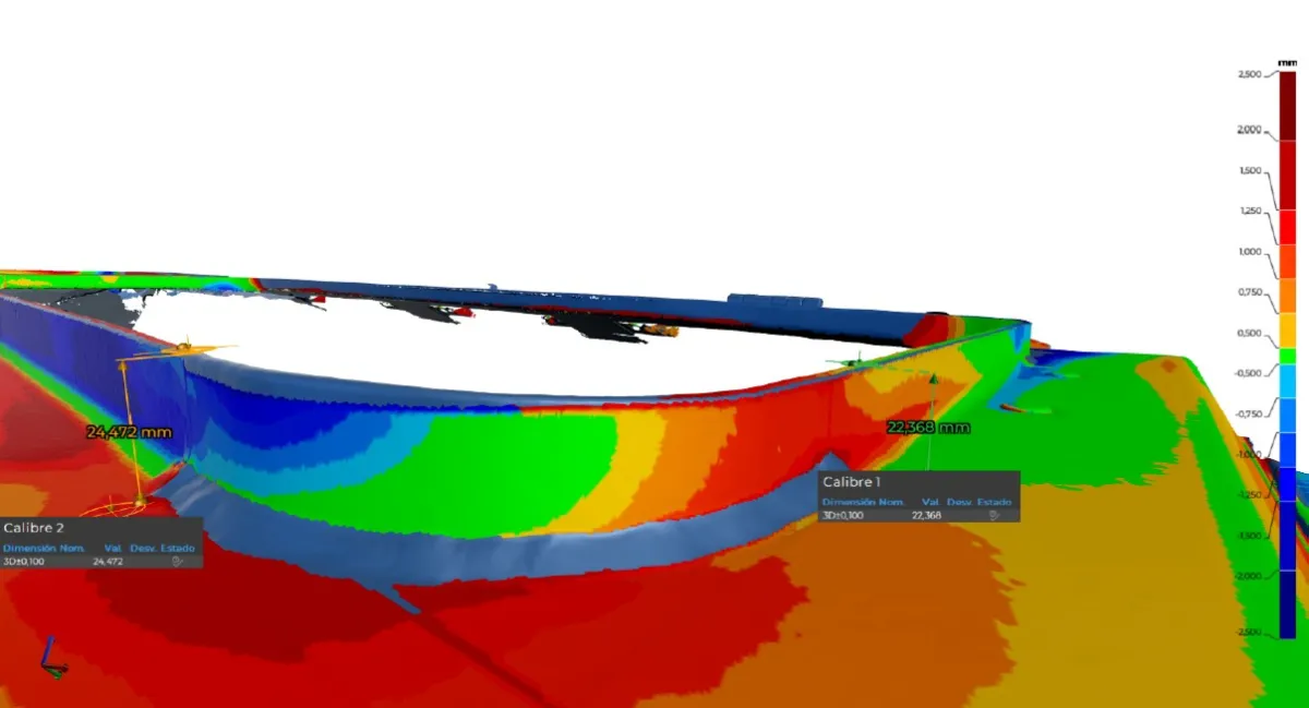 Deviation map of an automotive panel scanned in 3D with chromatic tolerance scale